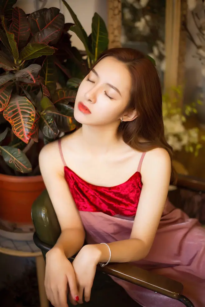 上海广州高端商务伴游晓雯